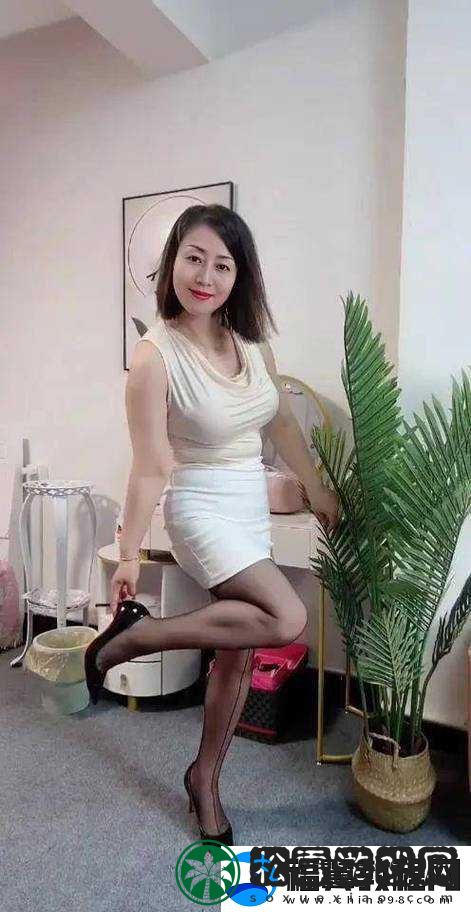 另类老妇性-BBWBBw：探索成熟之美与性魅力